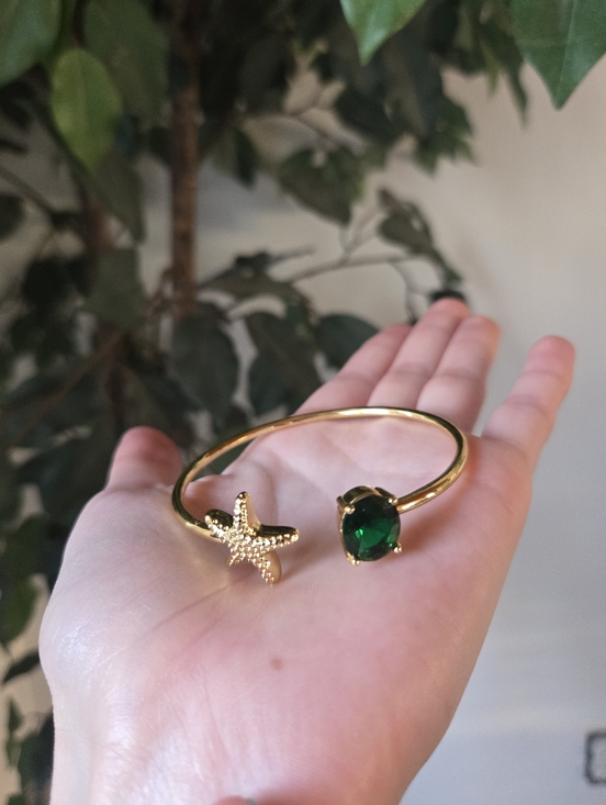 Jewelry - 18k Gold Starfish Cuff